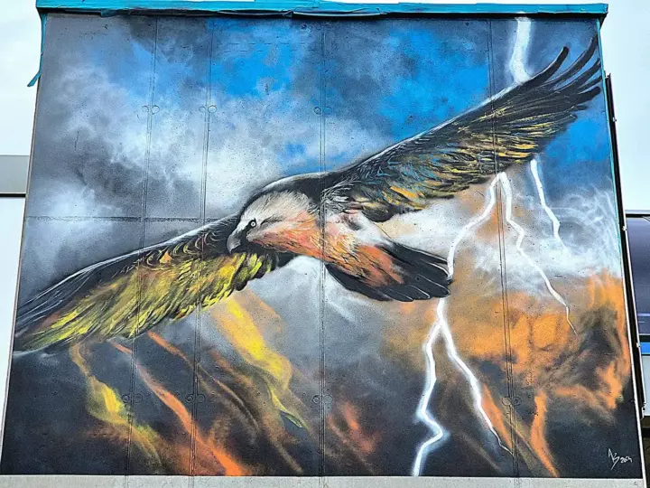 Le Gardien des Cimes — fresque d’Alexandra Berthouzoz.
